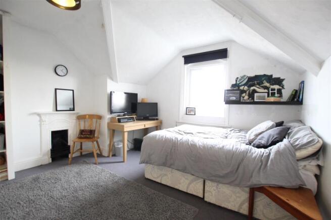 BEDROOM 4 (FRONT)