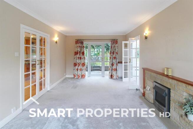 4 bed Detached to rent Image 6