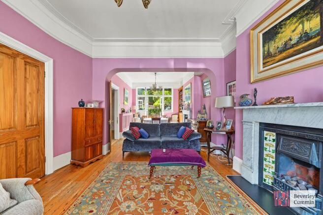 lounge/dining room