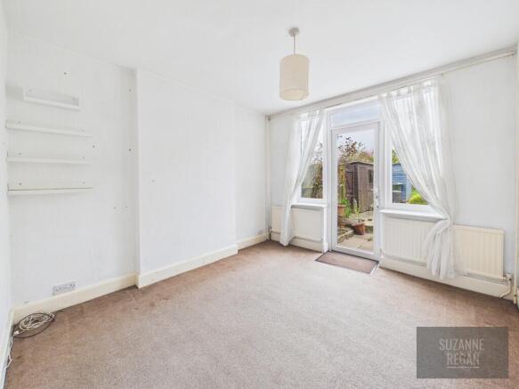 CAM05192G0-PR0257-STILL011