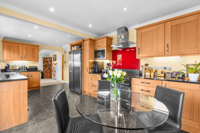 Ten Acres, Fetcham, KT22 photo 4