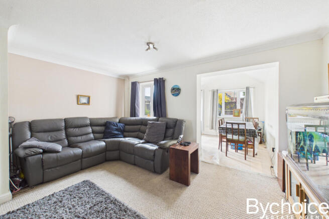 CAM05454G0-PR0142-STILL004