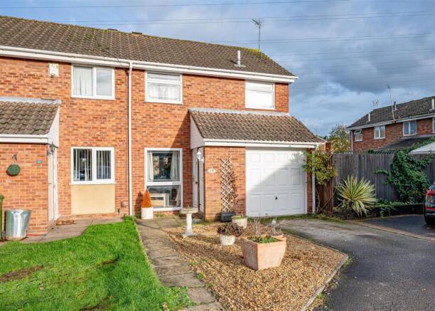 18 Longford Close-13.jpg