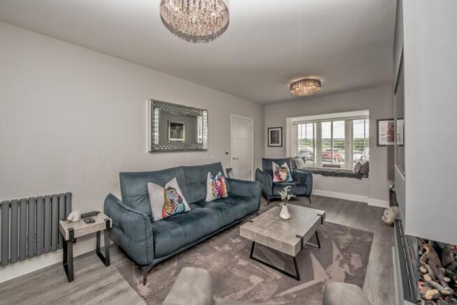 4 bed Detached for sale Image 5