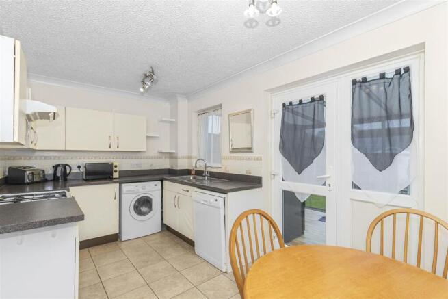 Kitchen 1.jpg