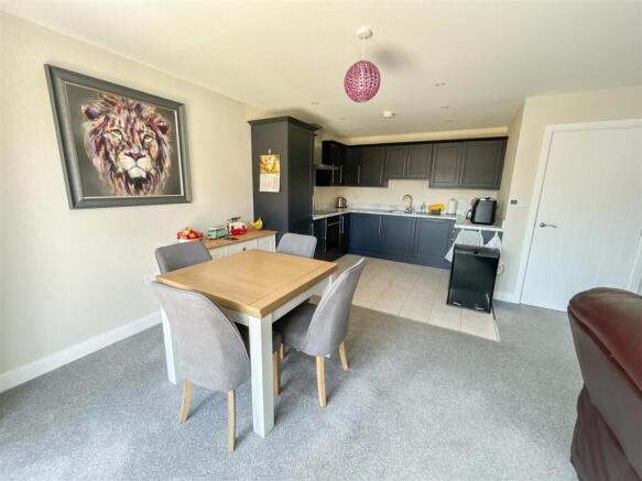 KITCHEN/DINER