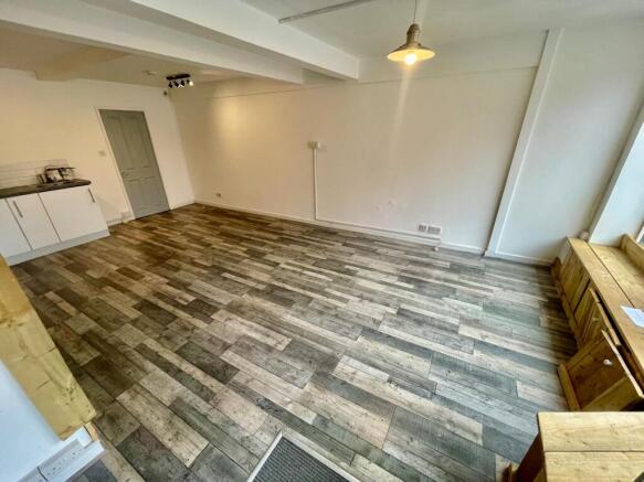 WhatsApp Image 2025-07-04 at 17.41.21 (1).jpeg