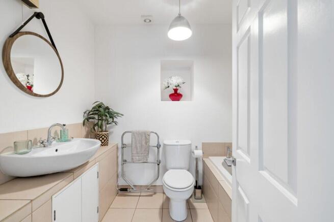 Brackenside - Bathroom