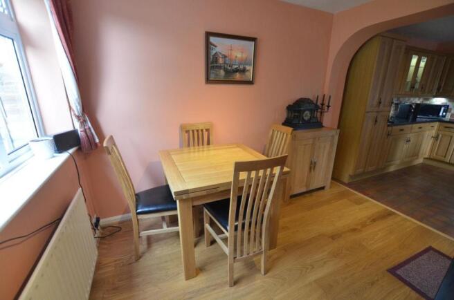 Dining area 1.jpg
