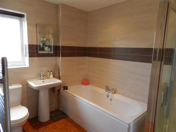 FAMILY BATHROOM