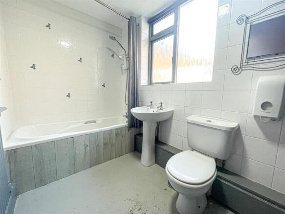 DOWNSTAIRS BATHROOM