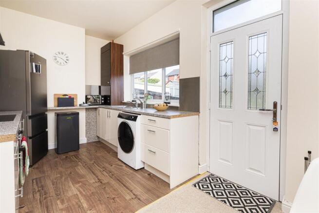 2 bed Semi-Detached for sale Image 9