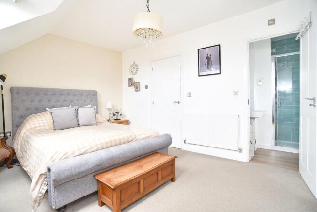 3 bed Town House for sale Image 11