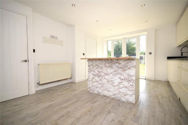 3 bed Semi-Detached for sale Image 9