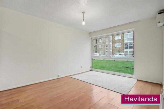 6 Hansart Way EN2 8NB-1.jpg