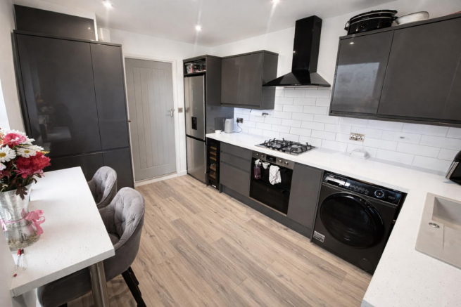 KITCHEN NEW.png