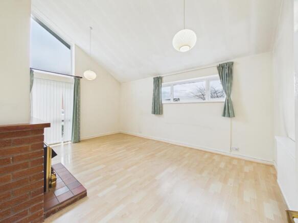 CAM04825G0-PR0357-STILL003