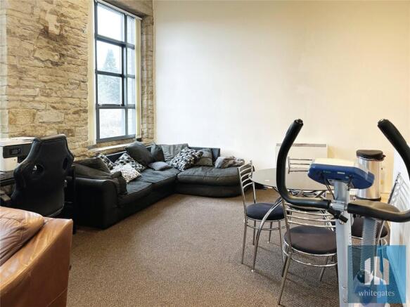 2 bed Apartment to rent Image 4