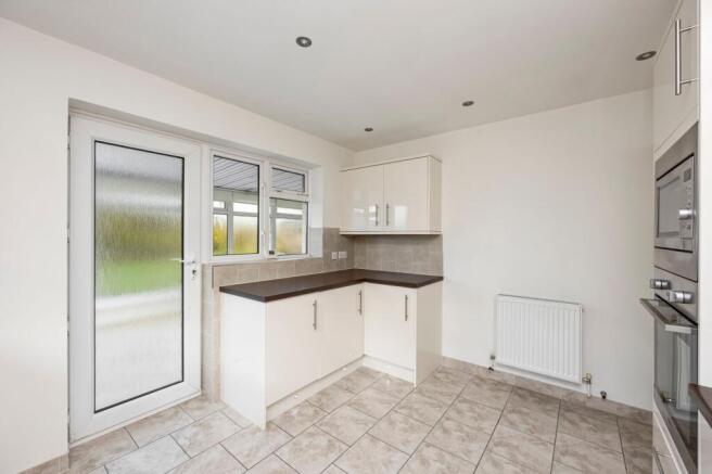 Hangleton Valley Drive, Hove, BN3 photo 4