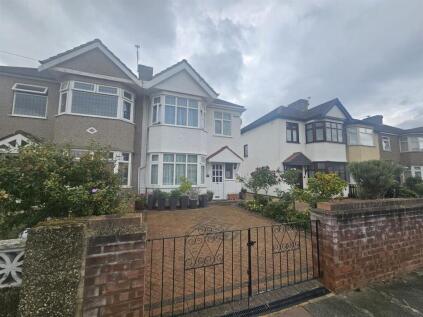 Boleyn Avenue, Enfield, EN1