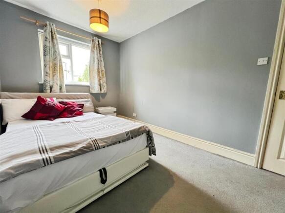 3 bed Semi-Detached for sale Image 10
