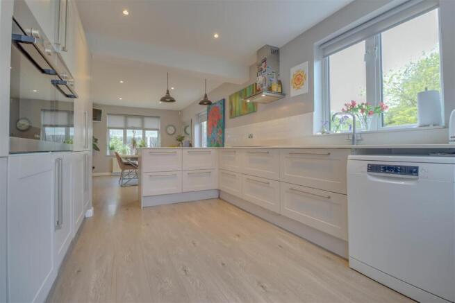 Nevendon Road, Wickford photo 3
