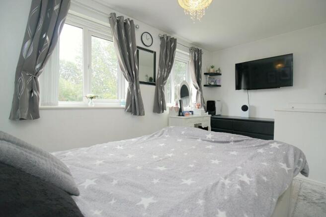 3 bed Semi-Detached for sale Image 6