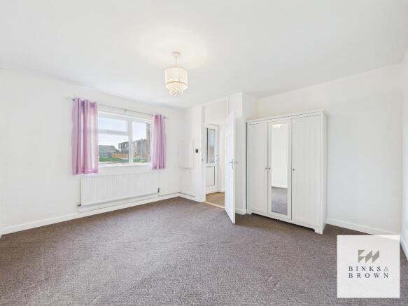 Crawley Close, Corringham, Essex, SS17 7JU photo 4