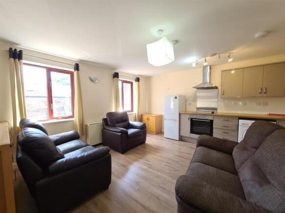 2 Chapel Court