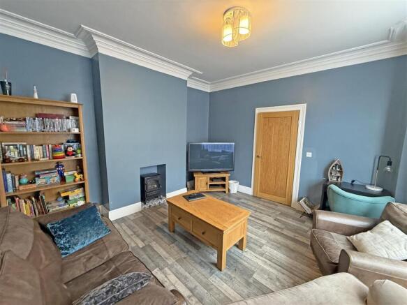 Living room a2.jpg