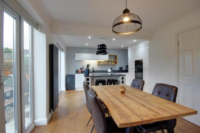 Open Plan Living/Dining/Kitchen Area