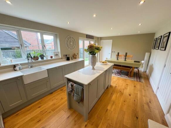Kitchen 1.jpeg