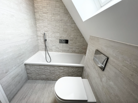 Family bathroom 