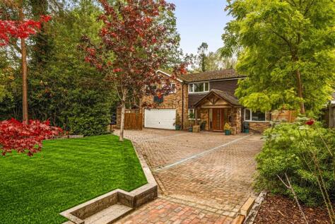 Foxcote, Finchampstead, Berkshire, RG40 3PG