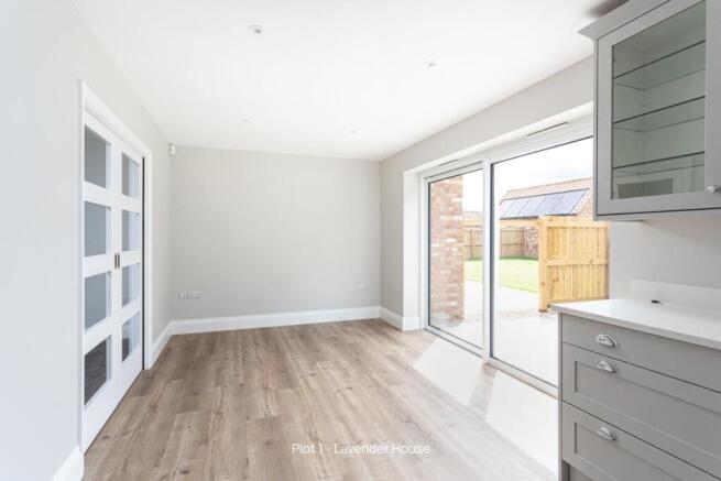 3 bed House for sale Image 4