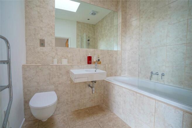 2 bed Apartment for sale Image 12