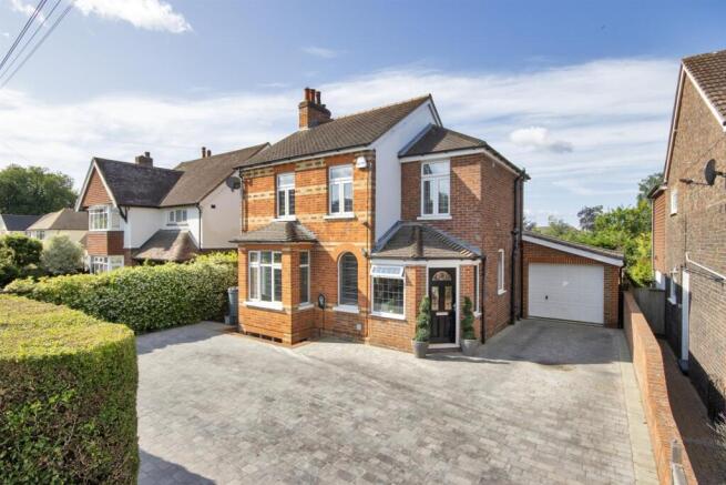4-bed detached on Tonbridge Road, Hildenborough, £850,000