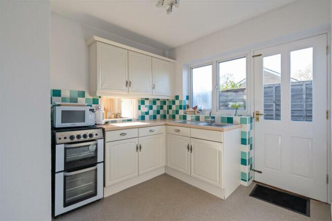 1 Mollington Crescent, Shirley, B90 3RQ_8.jpg