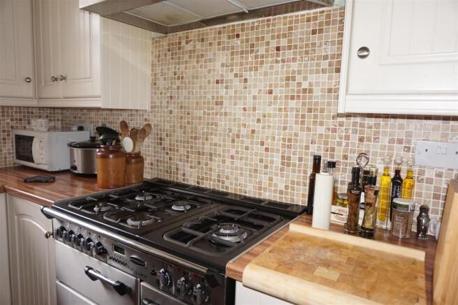 KITCHEN: