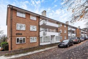 9, Regents Court, Stonegrove, Edgware HA8 8AD
