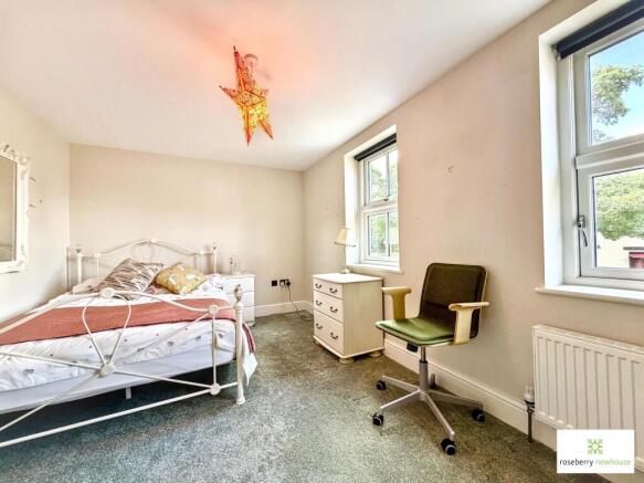 3 bed Terraced for sale Image 12