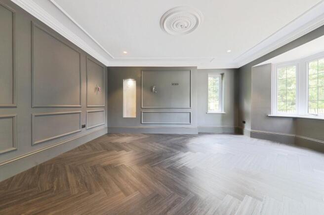 4 bed Detached for sale Image 5
