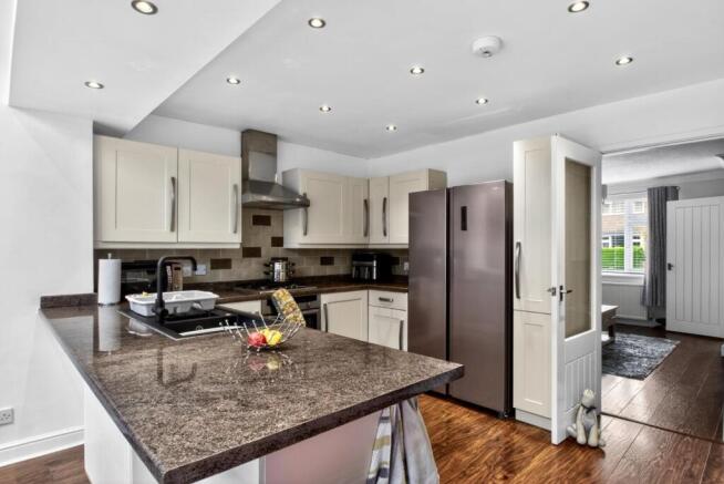 3 bed Terraced for sale Image 6