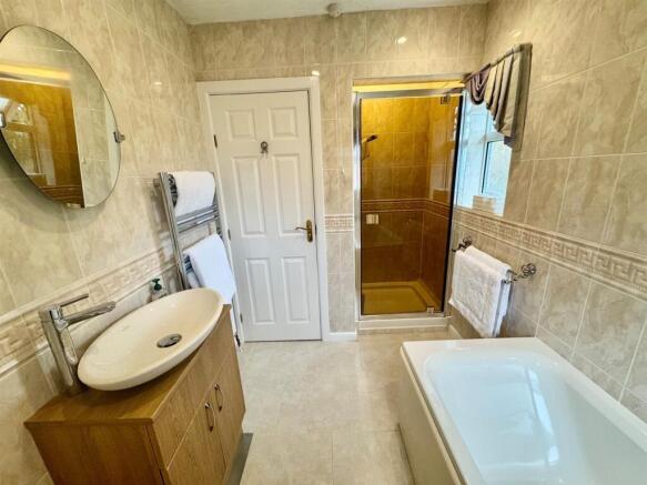 3 bed Detached for sale Image 11