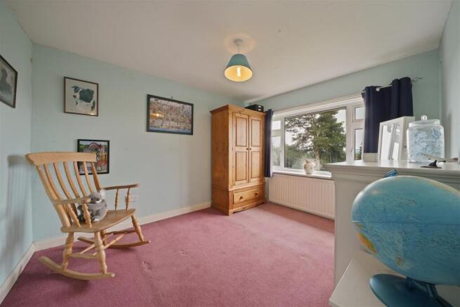 4 bed Detached for sale Image 12