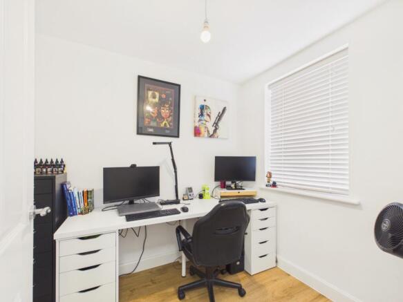 3 bed Town House for sale Image 6
