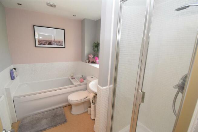 Bath/Shower Room
