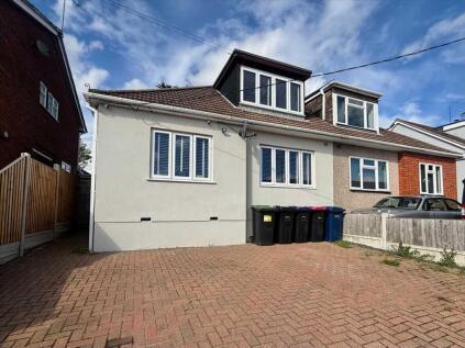 Springwater Road * IMPRESSIVE SIZE GARDEN *