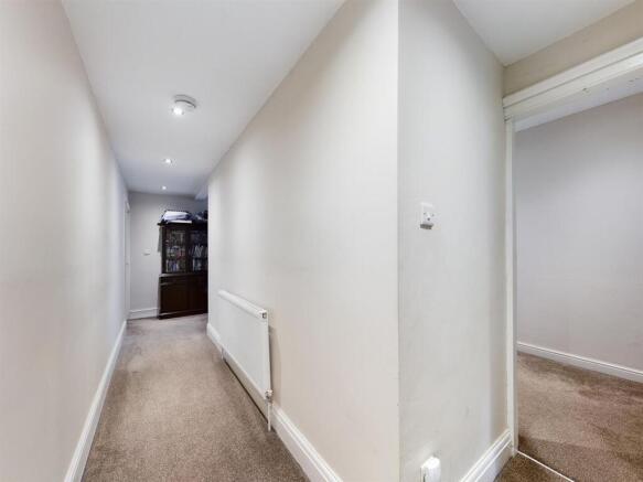 2 bed Flat for sale Image 9