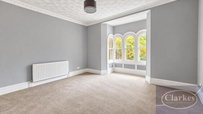 01_Living_Room_Bay_Window